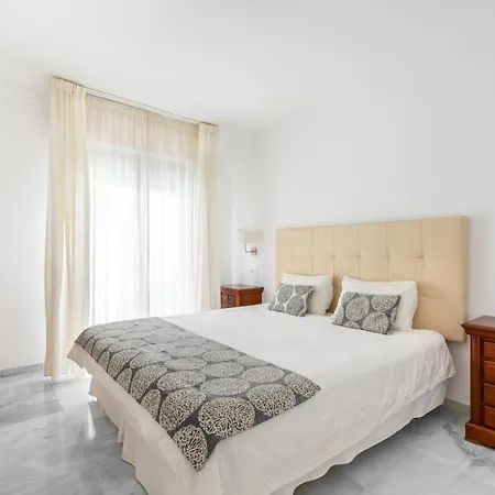 Jardines Puerto Banus - Elegance And Comfort In Marbellas Heart