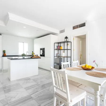 Jardines Puerto Banus - Elegance And Comfort In Marbellas Heart Lejlighed