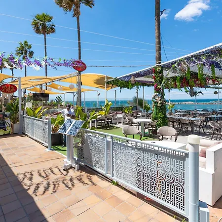 Jardines Puerto Banus - Elegance And Comfort In Marbellas Heart 马尔韦利亚
