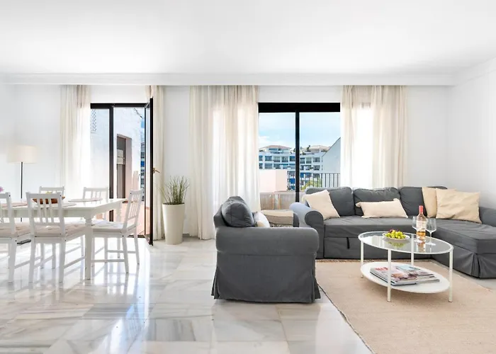 Lejlighed Jardines Puerto Banus - Elegance And Comfort In Marbellas Heart
