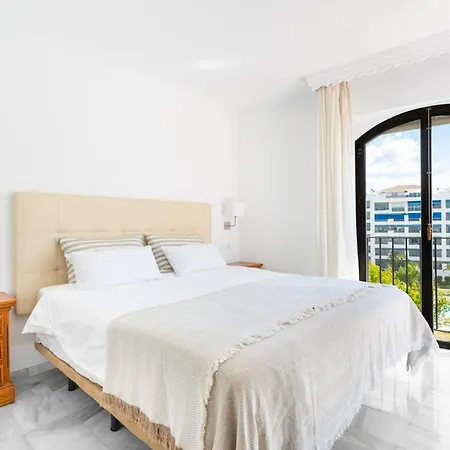 Lägenhet Jardines Puerto Banus - Elegance And Comfort In Marbellas Heart