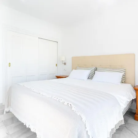 Jardines Puerto Banus - Elegance And Comfort In Marbellas Heart Lägenhet Marbella